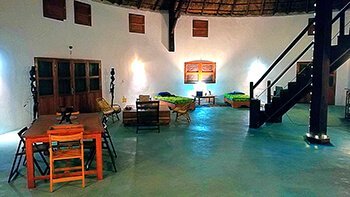 Hotel Cap Skirring Sala de estar de la cabaña del piso grande El Papayer Ecolodge mejor Hotel Casamance Senegal