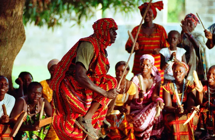 Cérémonie d'initiation animiste dans un village de Casamance